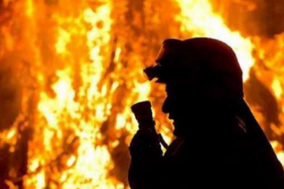 У Коломиї вогнеборці під час пожежі виявили тіло чоловіка У Коломиї вогнеборці під час пожежі виявили тіло чоловіка