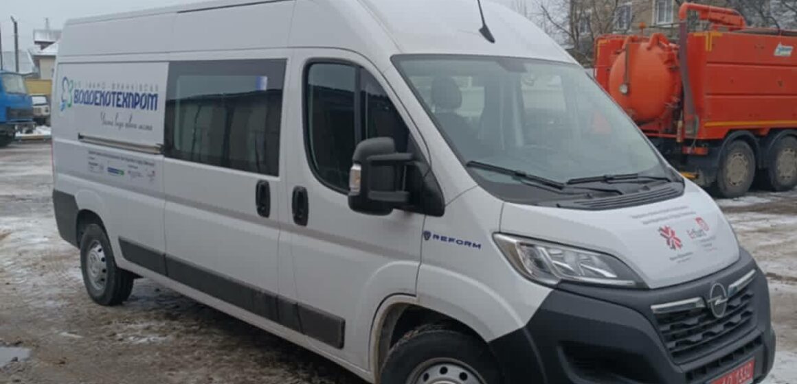 «Івано-Франківськводоекотехпром» отримав новий спеціалізований автомобіль для обслуговування водопровідних мереж