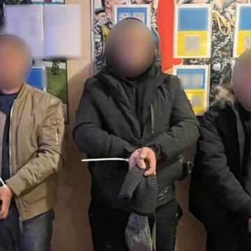 За допомогою дрона та службового собаки: на кордоні з Румунією затримали прикарпатця (ВІДЕО) За допомогою дрона та службового собаки: на кордоні з Румунією затримали прикарпатця (ВІДЕО)