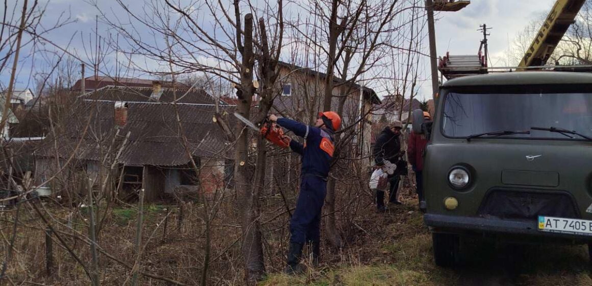 Більшість аварій вдалося ліквідувати: про ситуацію зі світлом на Прикарпатті