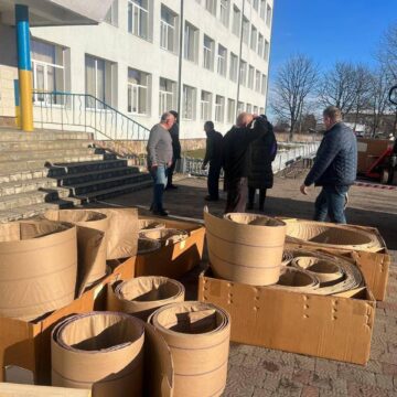 Голинський ліцей отримав сонячні панелі від благодійників