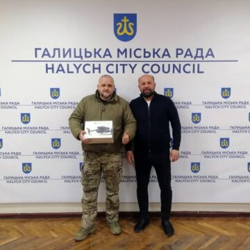 Із Галицької громади передали військовим ще три «мавіки» (ФОТО)