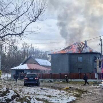 В Надвірній горів житловий будинок В Надвірній горів житловий будинок