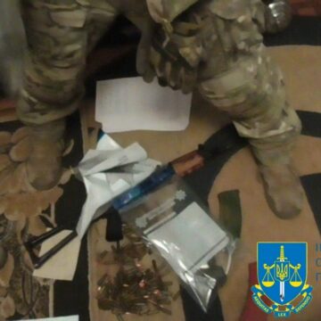 За беззаконне зберігання автомата Калашникова судитимуть 43-річного прикарпатця