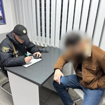 На Калущині поліцейські встановили правопорушника, який обікрав магазин