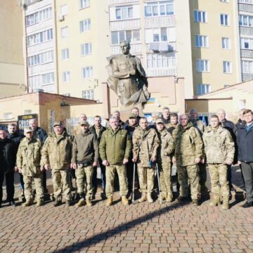 Калуська громада віддала данину шани Захисникам Донецького аеропорту Калуська громада віддала данину шани Захисникам Донецького аеропорту