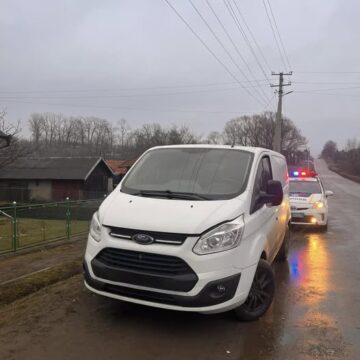 У Коломиї патрульні виявили у водія транспортного засобу, імовірно, підроблені документи
