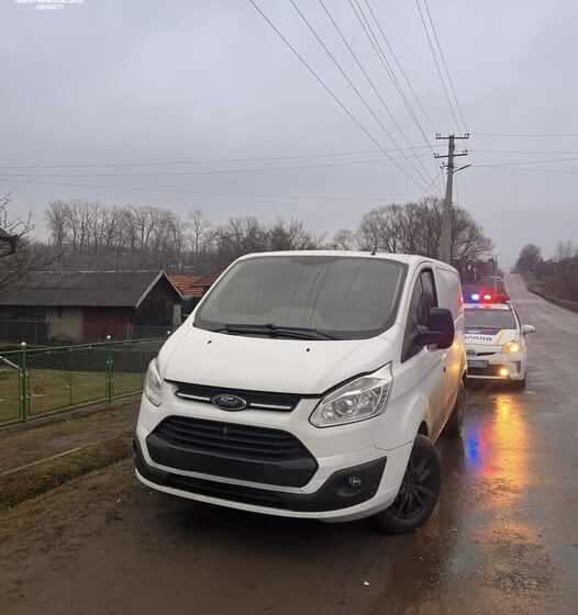 У Коломиї патрульні виявили у водія транспортного засобу, імовірно, підроблені документи