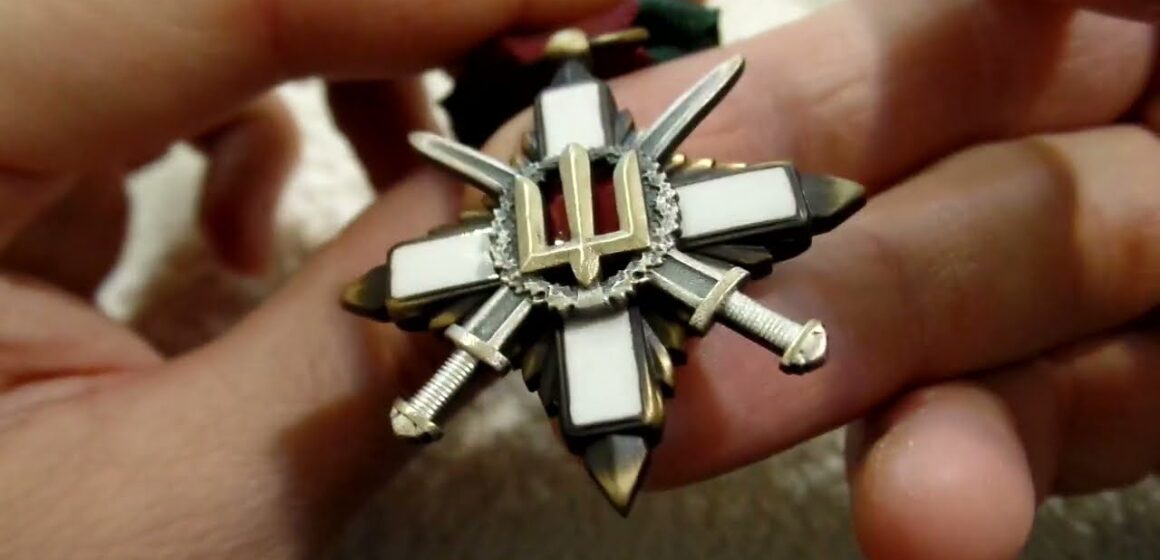 Захисника Богдана Павліва з Рожнятівщини нагороджено медаллю «Воєнний хрест»