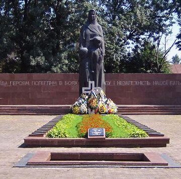 В Івано-Франківську обговорюють плани перенесення останків радянських поховань В Івано-Франківську обговорюють плани перенесення останків радянських поховань