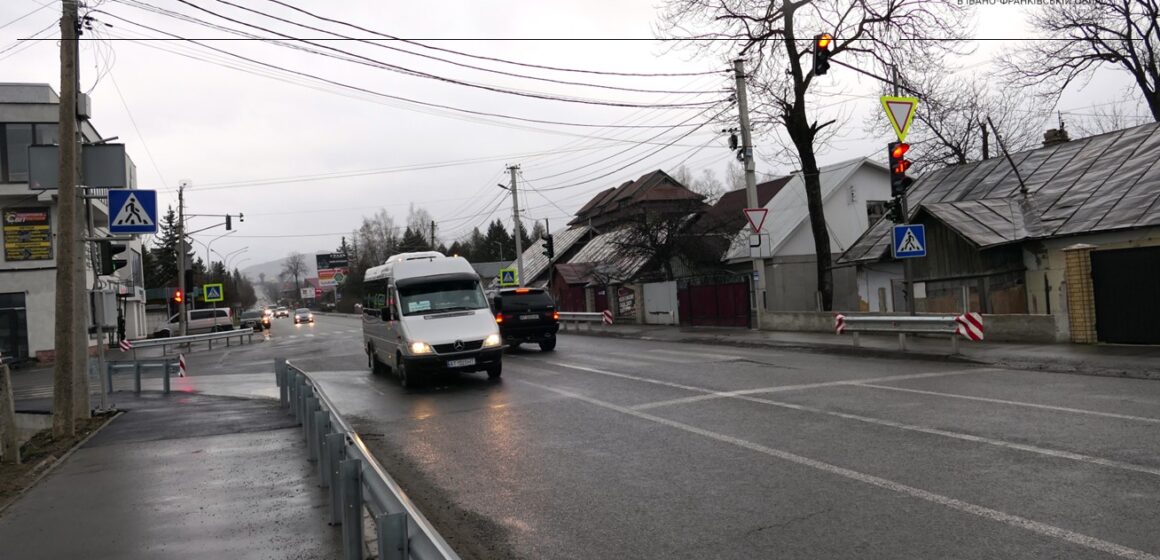 У Надвірній влаштовано новий світлофор