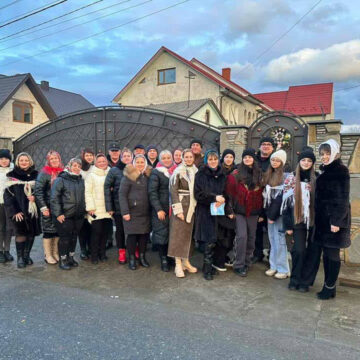 У прикарпатському селі заколядували для ЗСУ понад 670 тисяч гривень