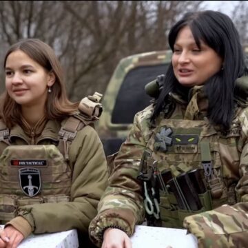 Показати приклад чоловікам, які ховаються: про жіночу службу посестер 33 ОМБ Анастасії та Олександри