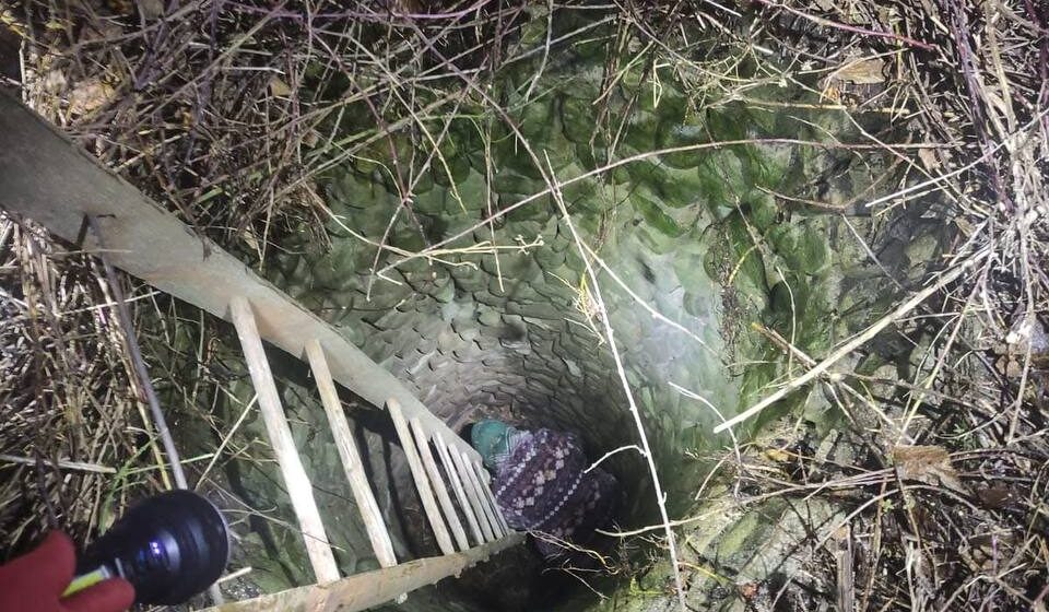 На Коломийщині врятували жінку, яка впала у колодязь На Коломийщині врятували жінку, яка впала у колодязь