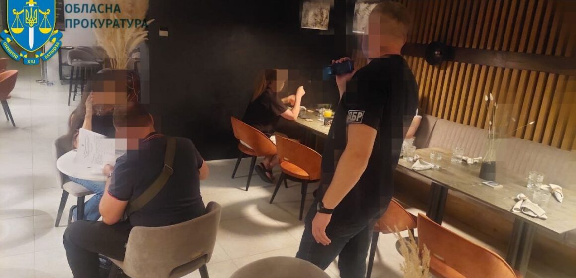 Експосадовицю податкової Прикарпаття судитимуть за приховане від декларування багатомільйонне майно Експосадовицю податкової Прикарпаття судитимуть за приховане від декларування багатомільйонне майно