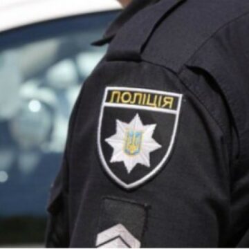 На Івано-Франківщині чоловік побив поліцейського, який втихомирював його п’яного батька