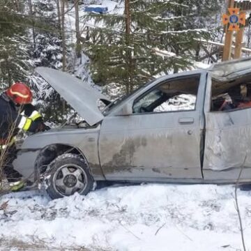 На Верховинщині рятувальники деблокували  потерпілого внаслідок ДТП водія