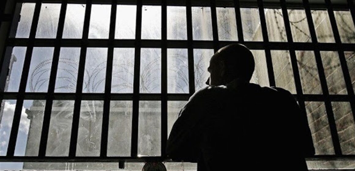 Раніше сім разів засуджений: вкотре позбавлено волі грабіжника магазинів на Коломийщині