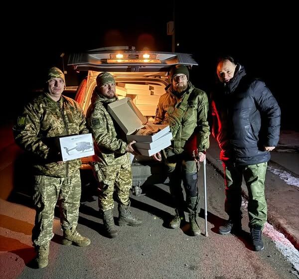 Дрони та відзнаки: очільник Франківська Руслан Марцінків здійснив чергову волонтерську поїздку на фронт (ФОТО)