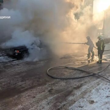 У Косові згорів автомобіль