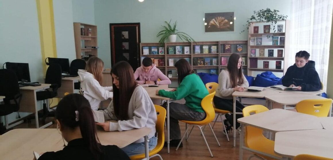 У Коломийському професійному ліцеї сфери та послуг відкрили сучасну медіатеку (ФОТО)