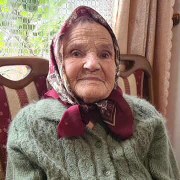 На її подвір’ї завжди майорить синьо-жовтий прапор: жителька Снятинщини Марія Кіцул відзначила 100-річчя
