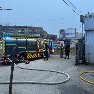 В Івано-Франківську трапилась пожежа у складському приміщення «Нової пошти» (ФОТО)