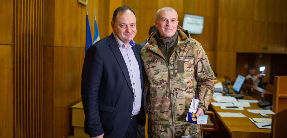 Франківцям вручили відзнаки «За честь і звитягу» та «Волонтерська Доблесть»