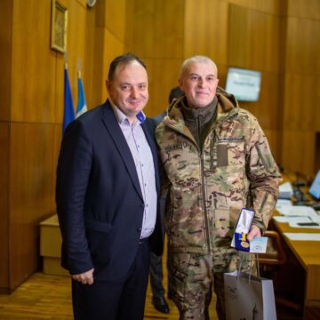 Франківцям вручили відзнаки «За честь і звитягу» та «Волонтерська Доблесть»