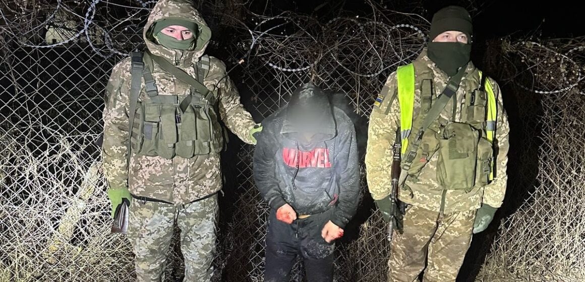 27-річний прикарпатець ледь не замерз, намагаючись перепливти Тису