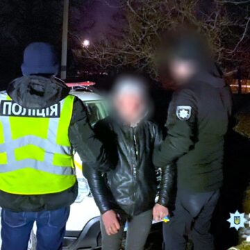 На Коломийщині чоловік вдарив знайомого ножем у спину