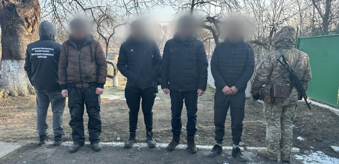 Ще двоє прикарпатців намагались незаконно потрапити за кордон (ФОТО)