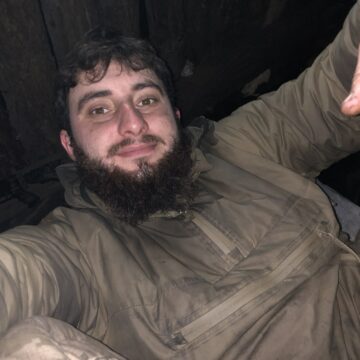 Пили дощову воду, курили пакетики чаю та дубове листя: 23-річний захисник Петро Сушко про сто днів «на нулі»