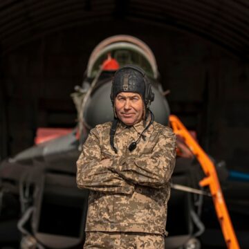 Доводилося готувати до польотів і літак сина: як авіатехнік з Прикарпаття Валерій Смеречанський обслуговує крилаті бойові машини