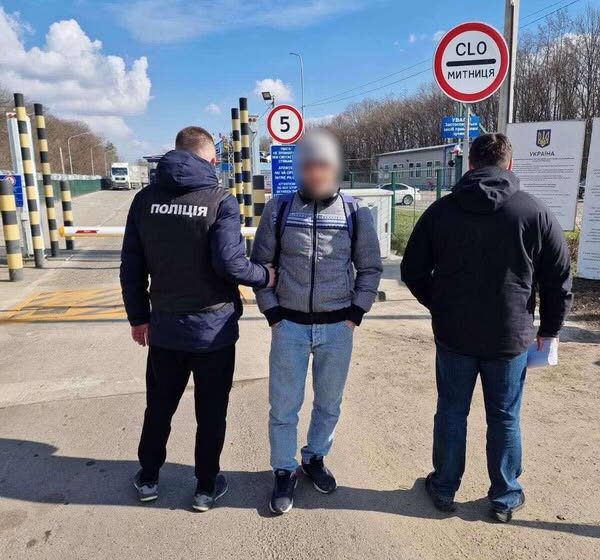 “Затримався” після навчання у виші: з Франківщини видворили 28-річного єгипнянина