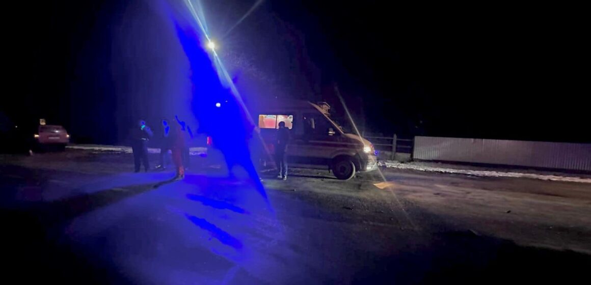 На Коломийщині автомобіль збив пішохода, який раптово вибіг на дорогу На Коломийщині автомобіль збив пішохода, який раптово вибіг на дорогу