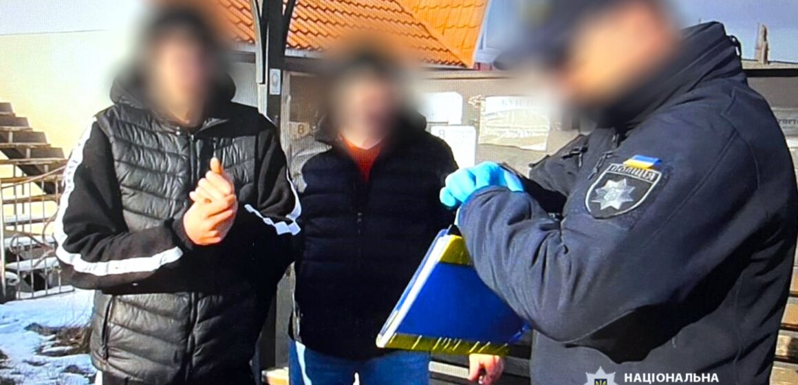 Косівські правоохоронці затримали «на гарячому» наркозбувача (ФОТО)