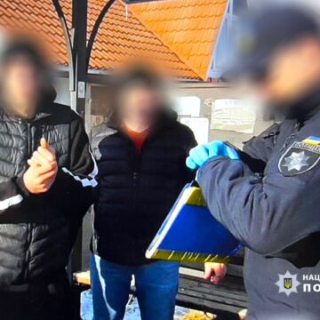 Косівські правоохоронці затримали «на гарячому» наркозбувача (ФОТО)