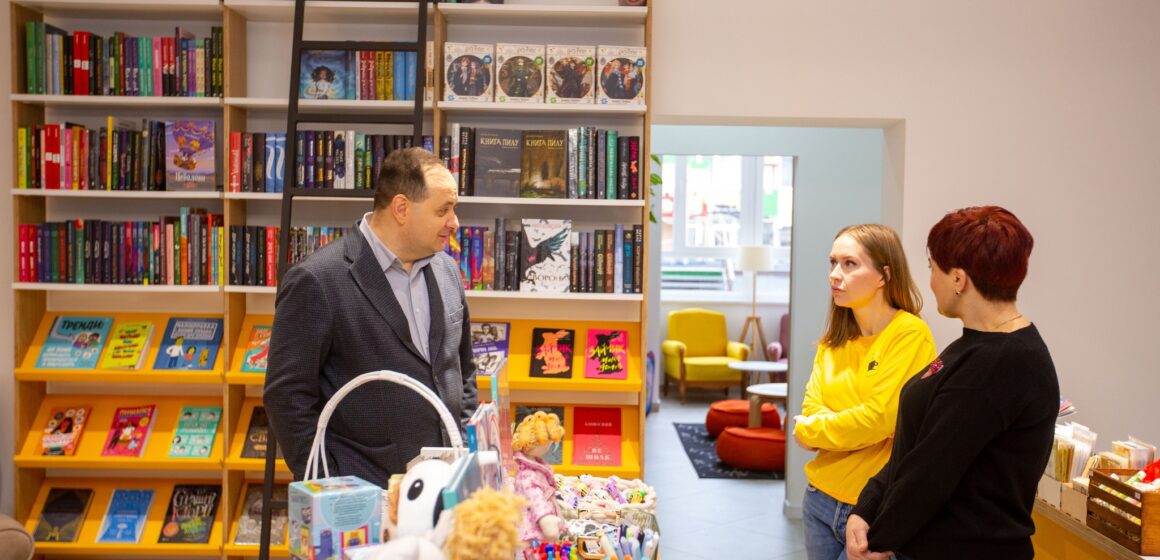 Кава з книжкою у книгарні-кав’ярні “Слово”: Чим особливий цей релокований бізнес