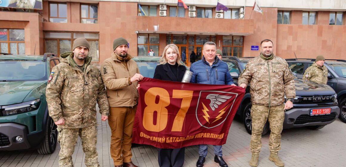 4 авто сьогодні передали з Прикарпаття військовослужбовцям 7-го окремого корпусу швидкого реагування ЗСУ