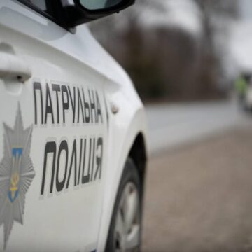 Патрульні склали адміністративні матеріали на ймовірно нетверезого водія, позбавленого права керування Патрульні склали адміністративні матеріали на ймовірно нетверезого водія, позбавленого права керування
