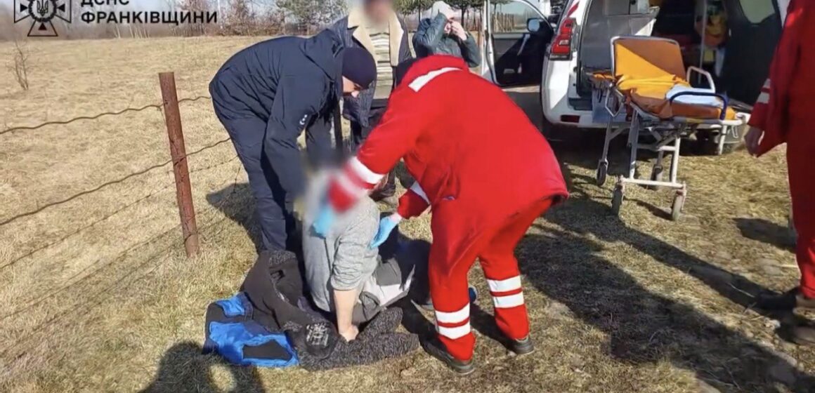 У Долинській громаді на пожежі сухостою постраждав чоловік У Долинській громаді на пожежі сухостою постраждав чоловік