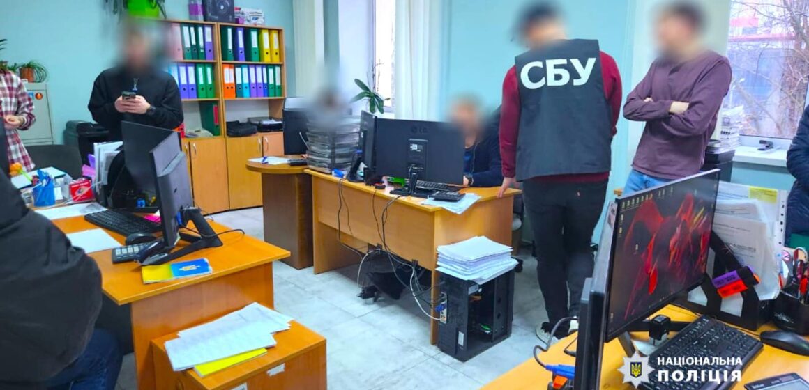 Заволоділи мільйонами гривень: прикарпатські поліцейські викрили корупційну схему посадовців двох місцевих теплових підприємств