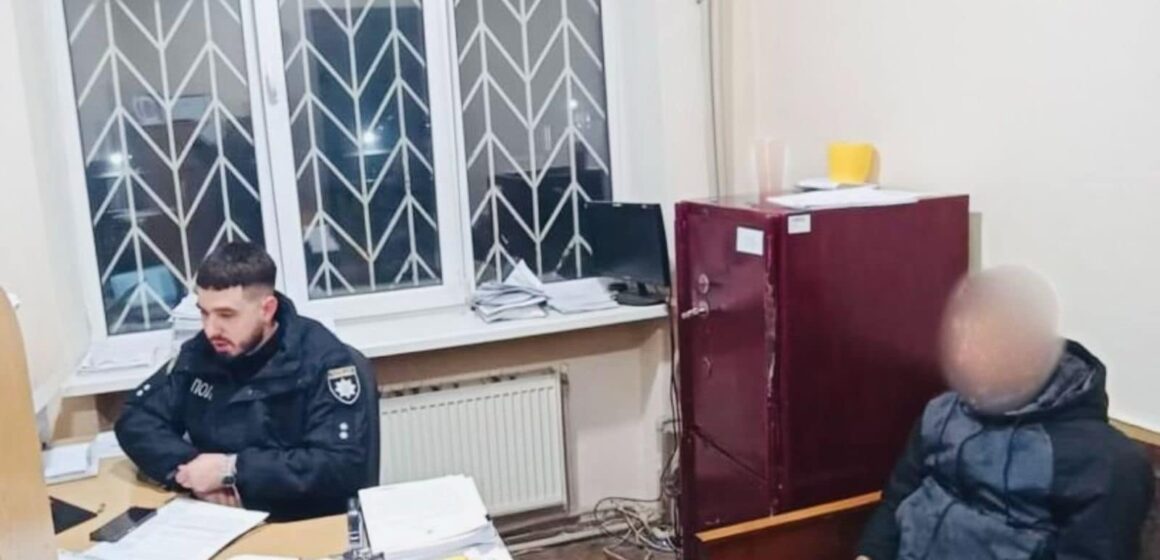На Коломийщині двоє чоловіків побили та пограбували військового