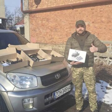 Із Дзвиняцької громади передали воїну-земляку Юрію Лецину квадрокоптери