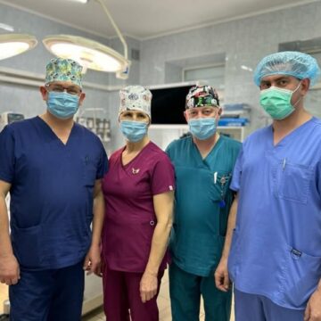 Прикарпатські онкологи провели 84-річній пацієнтці операцію високого рівня складності
