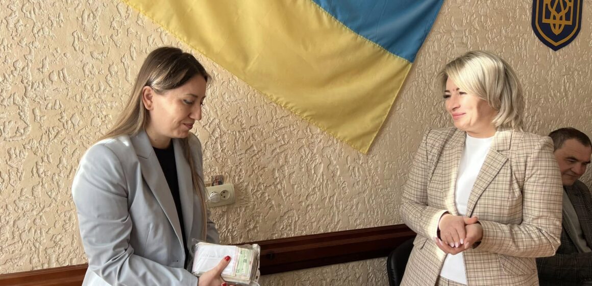 Освітяни Городенківської громади зібрали понад 140 тис. грн для потреб ЗСУ