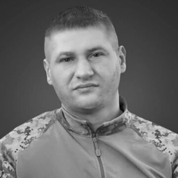 Коломия у скорботі: “на щиті” повертається з фронту прикордонник Сергій Могильняк