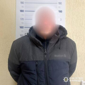 В Івано-Франківську затримали чоловіка, який погрожував підірвати гранату