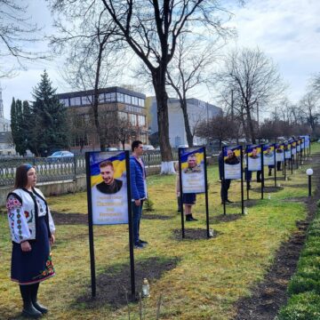 На території Бурштинської фахового енергетичного коледжу відкрили Меморіальну алею загиблим воїнам-випускникам